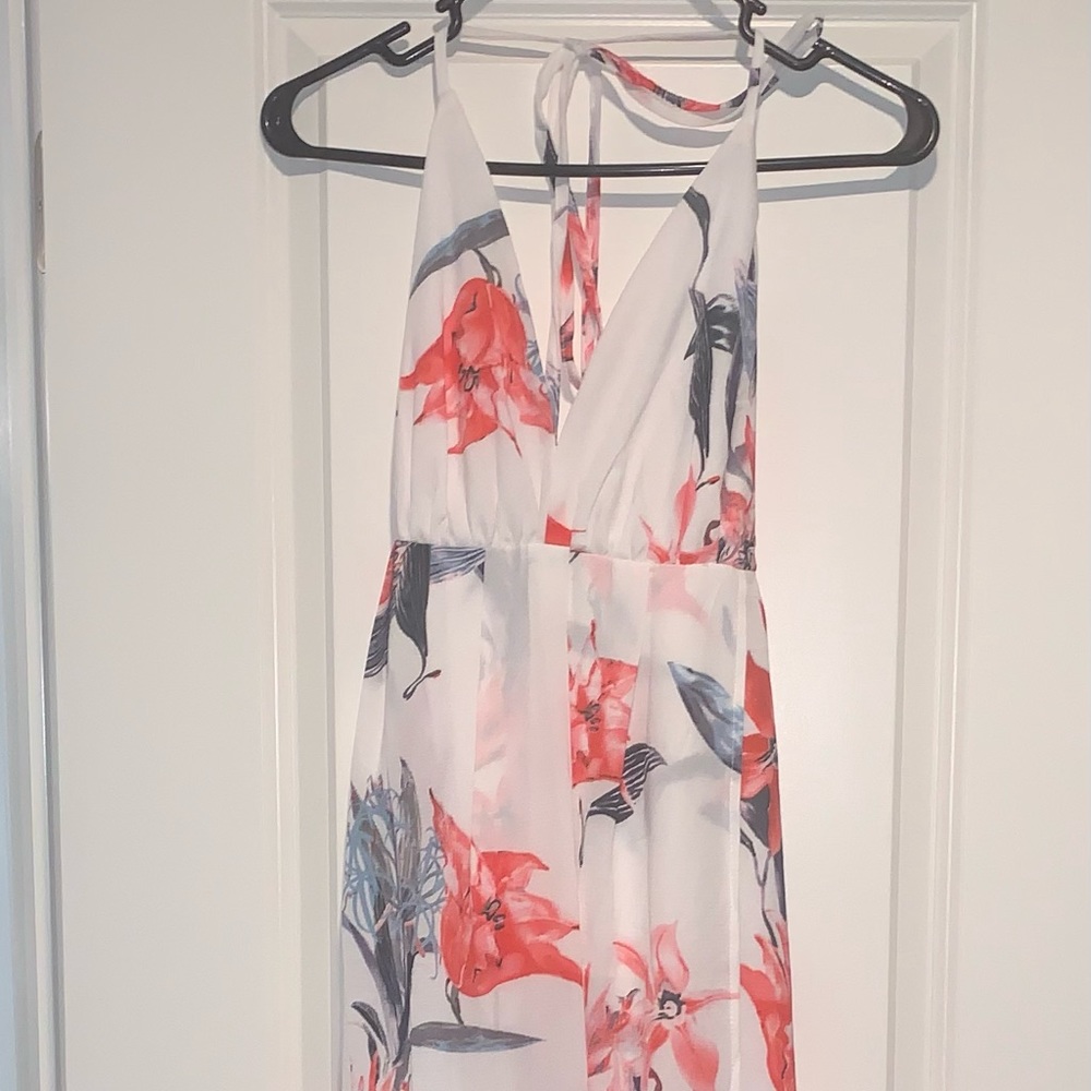 BRAND NEW NEVER WORN FLORAL MAXI DRESS